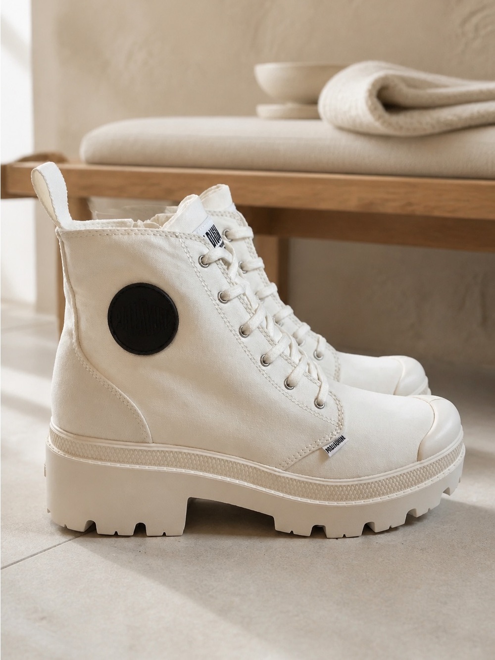 NIB Palladium Unisex White Pallabase Twill Boot Chunky Sole Vegan - Size 7.5